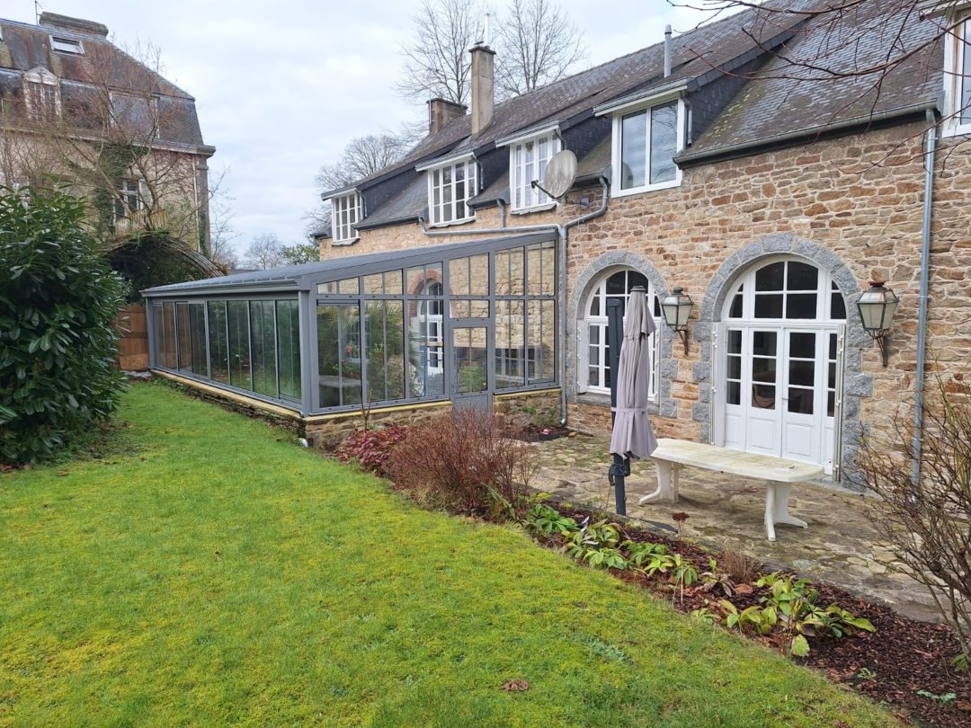 Jardin d’hiver de 55 m² à Guingamp : un véritable havre de paix Lumineux